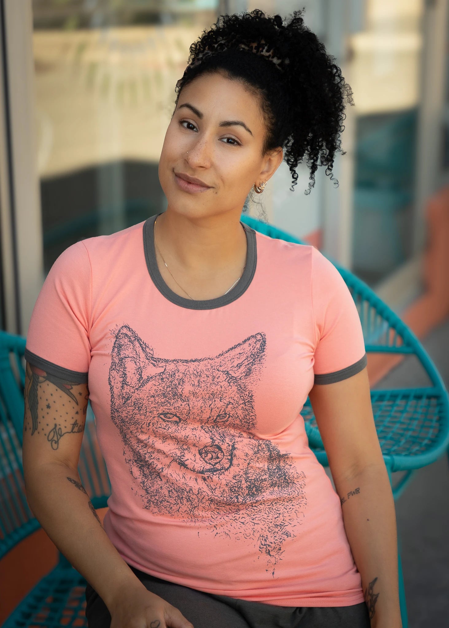 BESTEEGIRL Coyote - T-Shirt