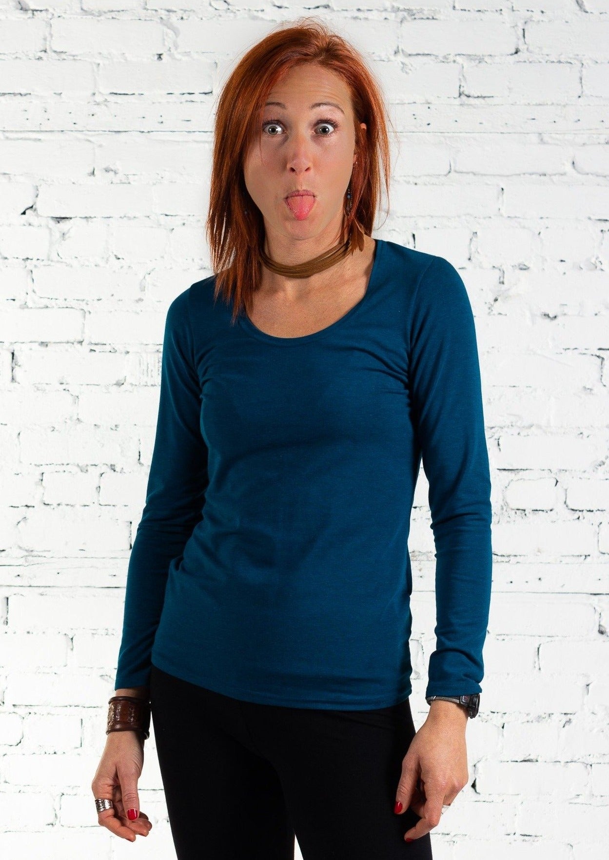 Chandail Abaka pour femme à manches longues en bambou, fait au Québec de façon écoresponsable, vêtement mode éthique.